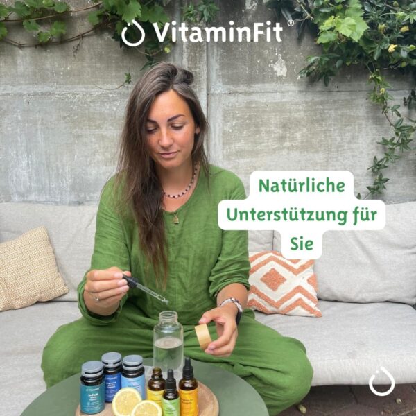VitaminFit Multivitamin Komplex Tropfen Nahrungsergänzungsmittel - Flüssiges Multivitamin - Tropfen mit Vitamin C, Magnesium und Zink - 100% Pflanzlich - Vegan - 30 ml – Bild 3